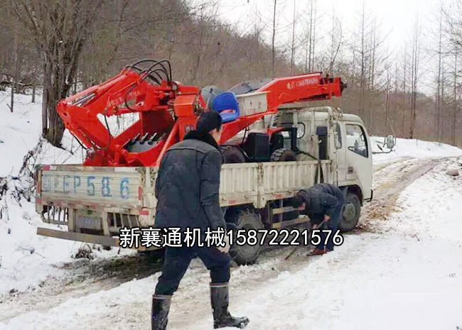 1576291431149889.jpg 冬季扒渣機保養(yǎng).jpg