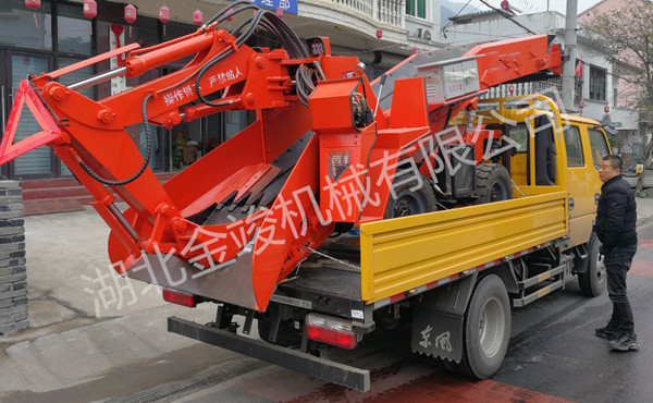 扒渣機(jī) 扒渣機(jī)12-21-01_副本.jpg