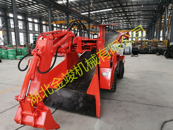 輪式扒渣機帶破碎錘 120型輪式皮帶扒渣機2-23.jpg