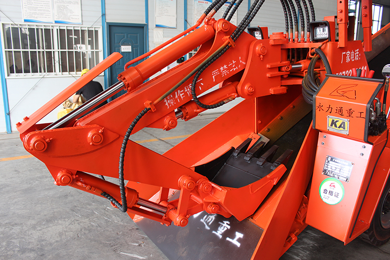 扒渣機(jī)型號(hào).jpg 扒渣機(jī)型號(hào).jpg