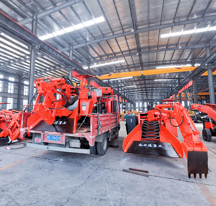 礦山小型扒渣機.jpg 礦山小型扒渣機.jpg