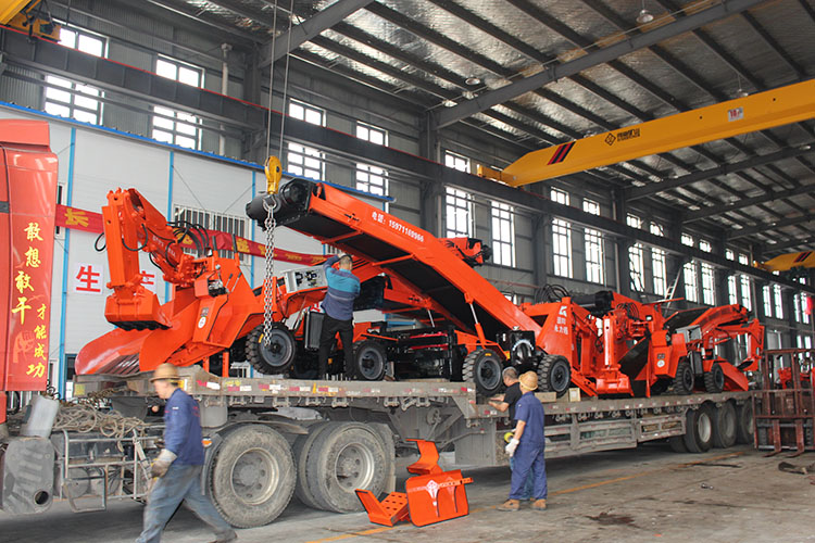 襄陽(yáng)扒渣機(jī)廠家.jpg 襄陽(yáng)扒渣機(jī)廠家.jpg